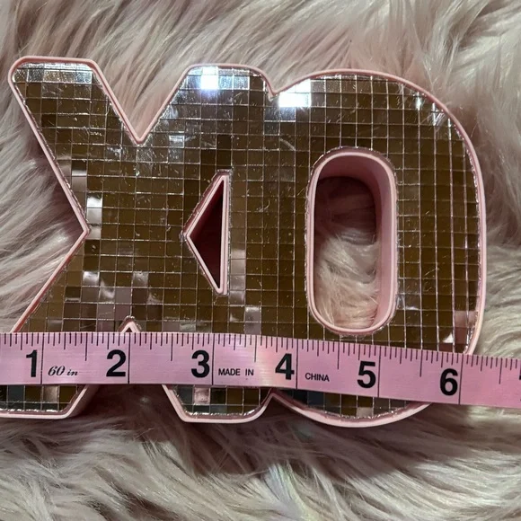 🪩🪩 Pink XO Disco Ball Decor - Picture 5 of 7